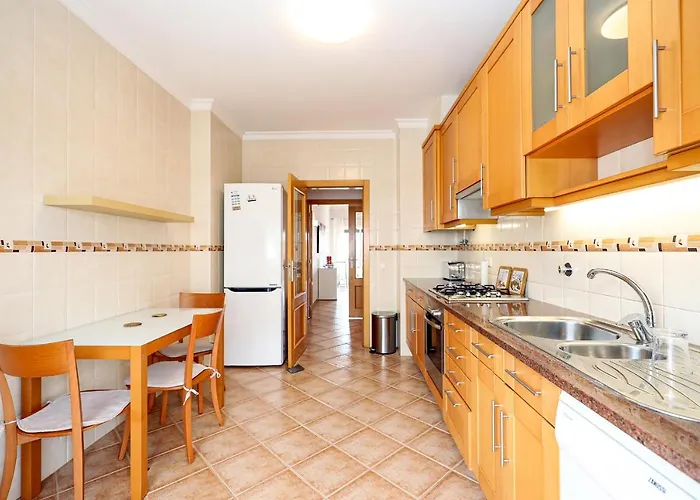 C03 - Gale Holiday Apartment In Lagos