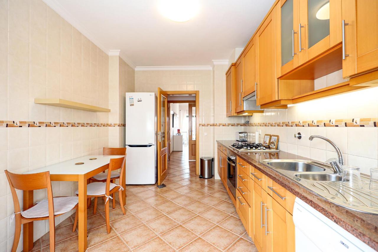 C03 - Gale In Apartment